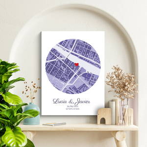 Crea tu mapa de boda único: Personaliza con nombres, fecha y coordenadas.