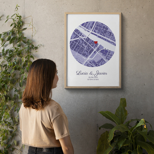 Crea tu mapa de boda único: Personaliza con nombres, fecha y coordenadas.